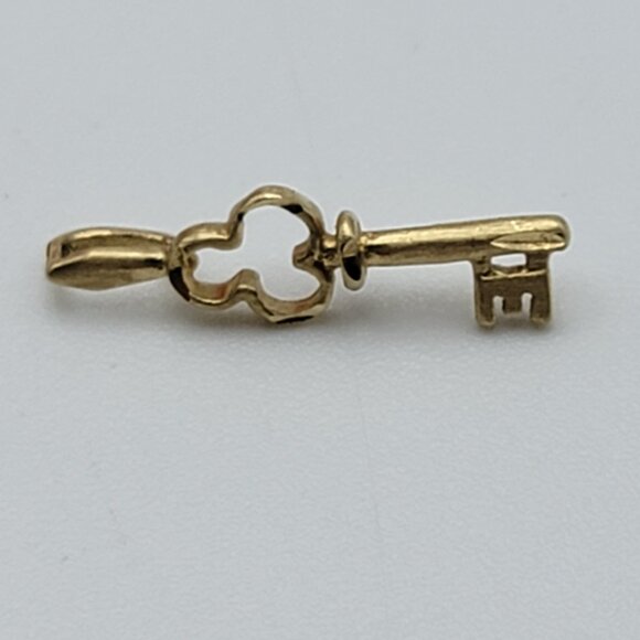 Vintage Mo 14K Yellow Gold Key Charm Pendant 0.75" - Picture 3 of 7